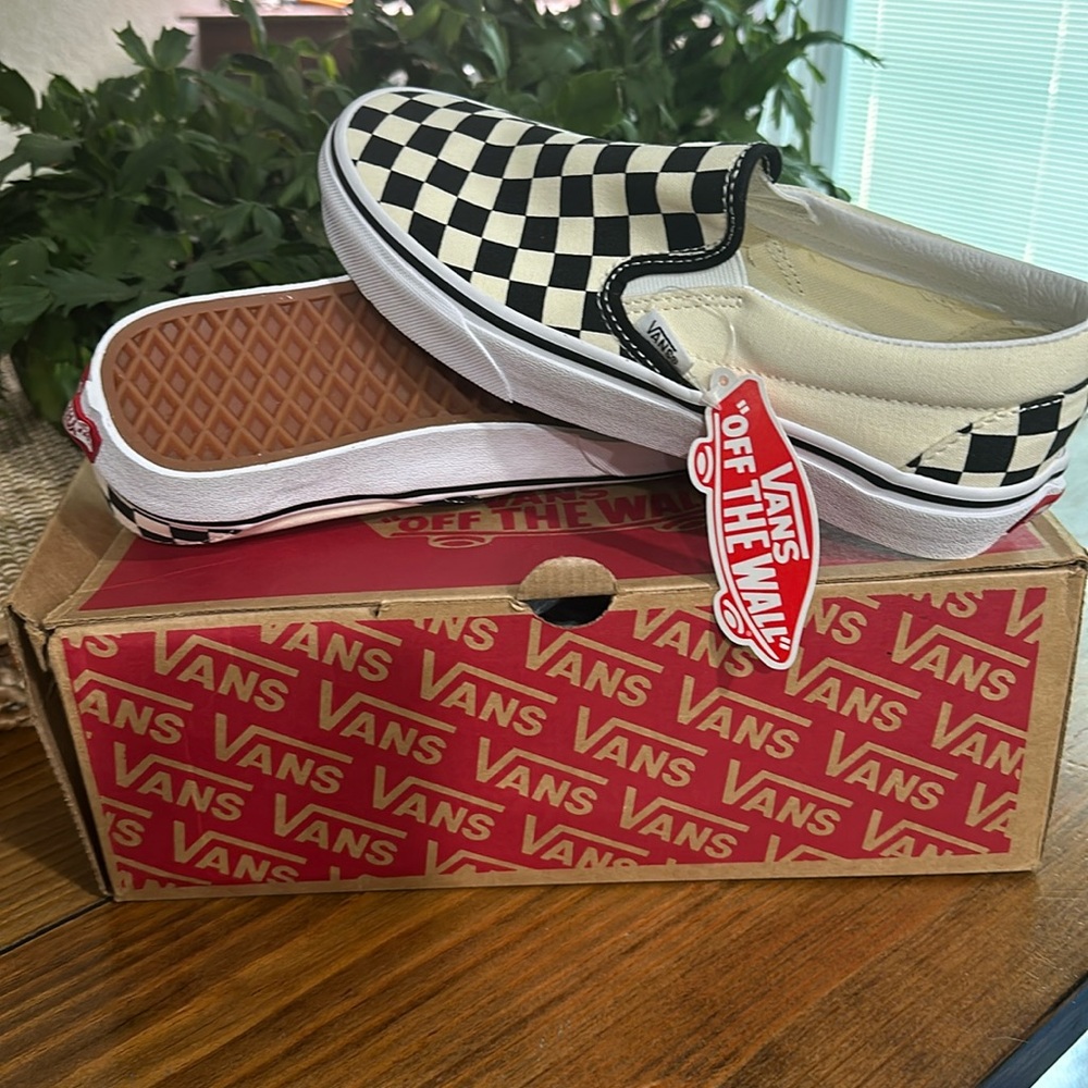 Classic Checkered Black and White VANS